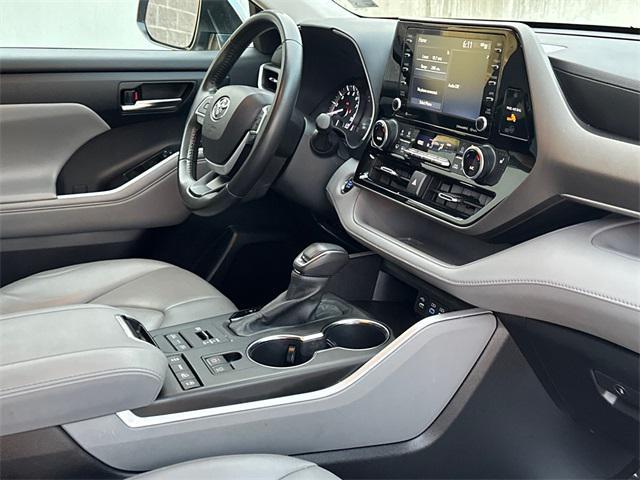 used 2022 Toyota Highlander car, priced at $34,995