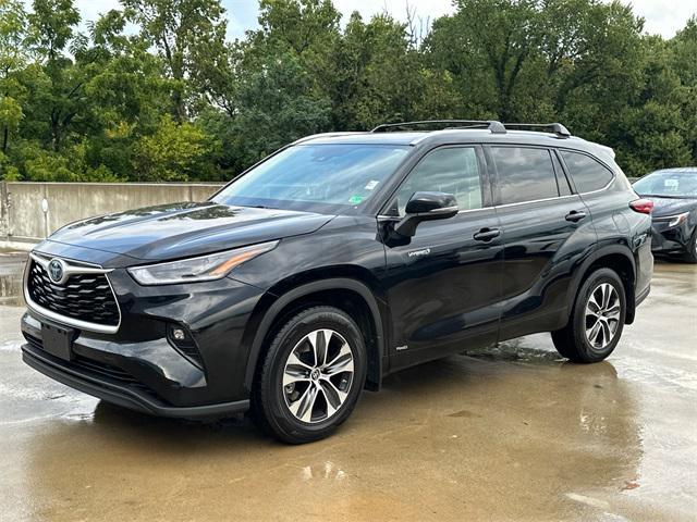 used 2021 Toyota Highlander Hybrid car, priced at $37,185