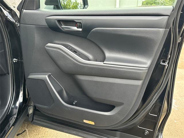 used 2021 Toyota Highlander Hybrid car, priced at $37,185