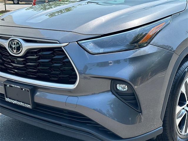 used 2022 Toyota Highlander car, priced at $29,451