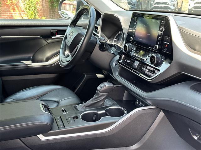 used 2022 Toyota Highlander car, priced at $29,451