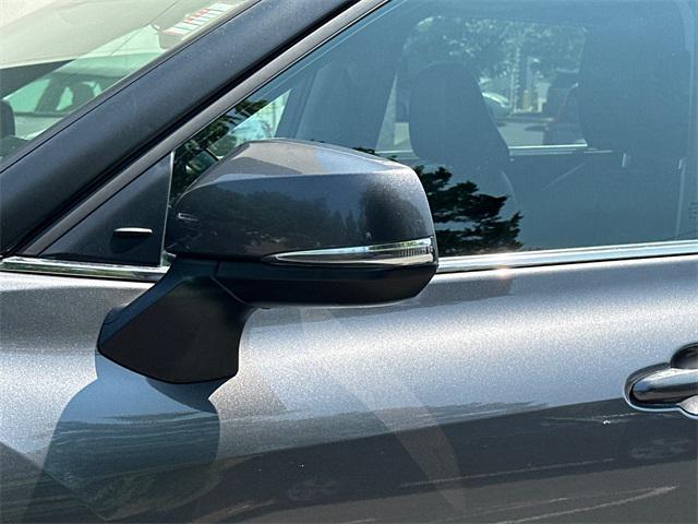 used 2022 Toyota Highlander car, priced at $29,451