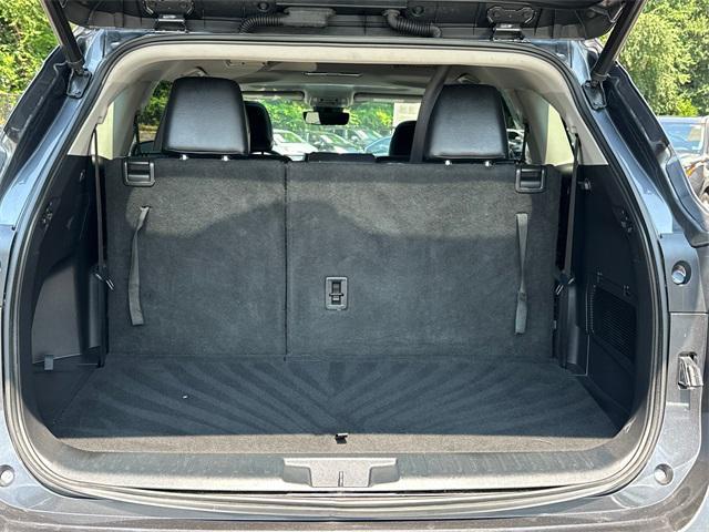 used 2022 Toyota Highlander car, priced at $29,451