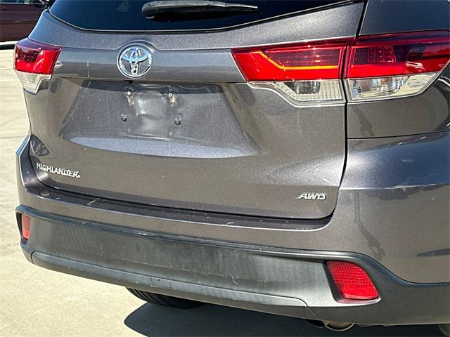 used 2019 Toyota Highlander car, priced at $18,349