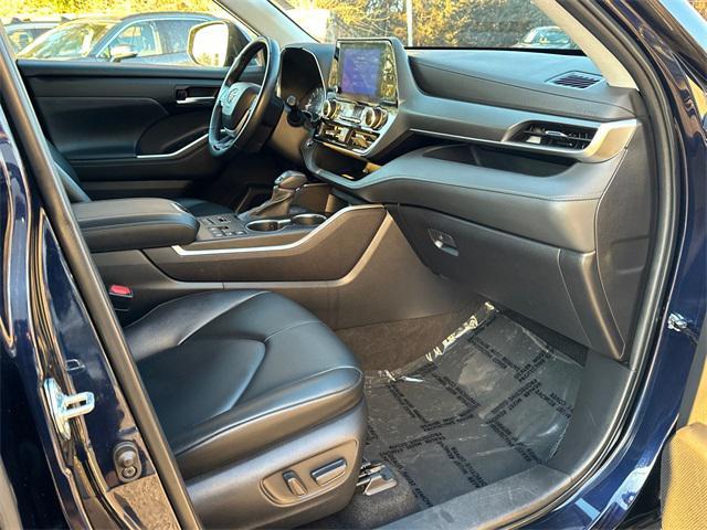 used 2023 Toyota Highlander car, priced at $38,000
