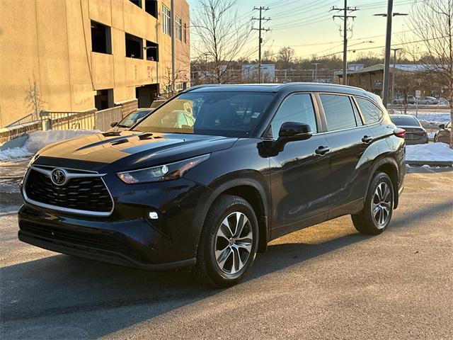 used 2023 Toyota Highlander car, priced at $38,000