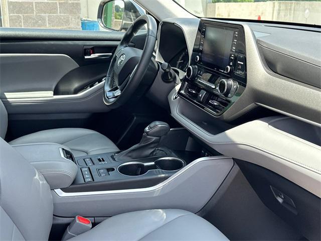 used 2021 Toyota Highlander car, priced at $37,000