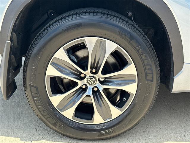 used 2021 Toyota Highlander car, priced at $37,000