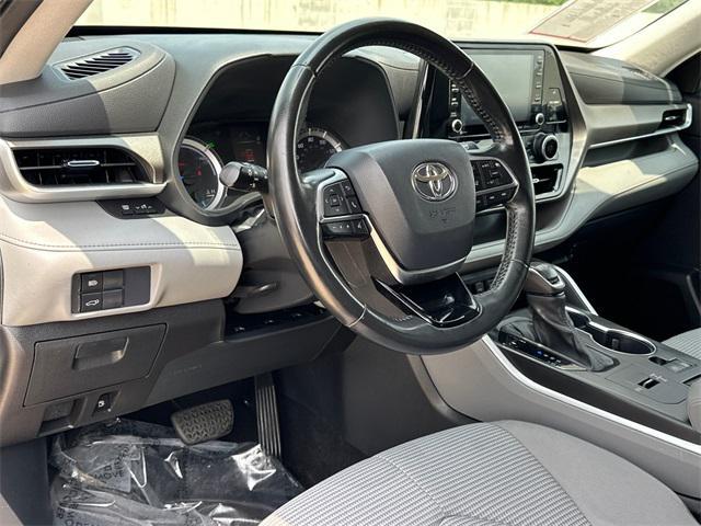 used 2021 Toyota Highlander Hybrid car, priced at $32,500