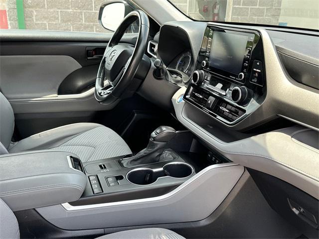 used 2021 Toyota Highlander Hybrid car, priced at $32,500
