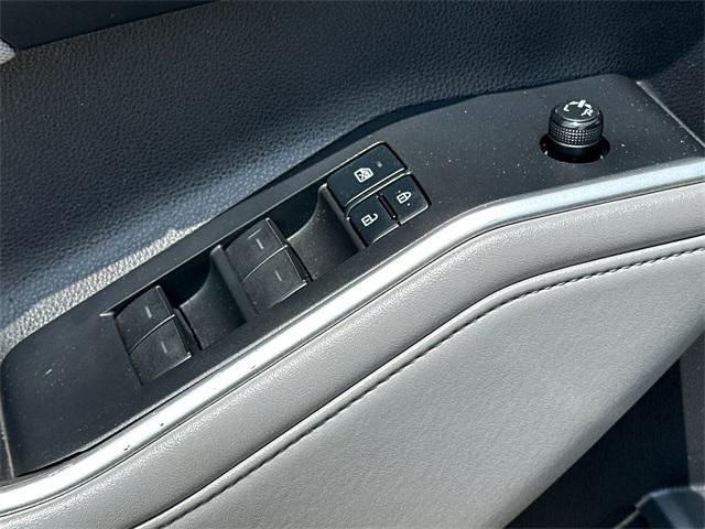 used 2021 Toyota Highlander Hybrid car, priced at $32,500