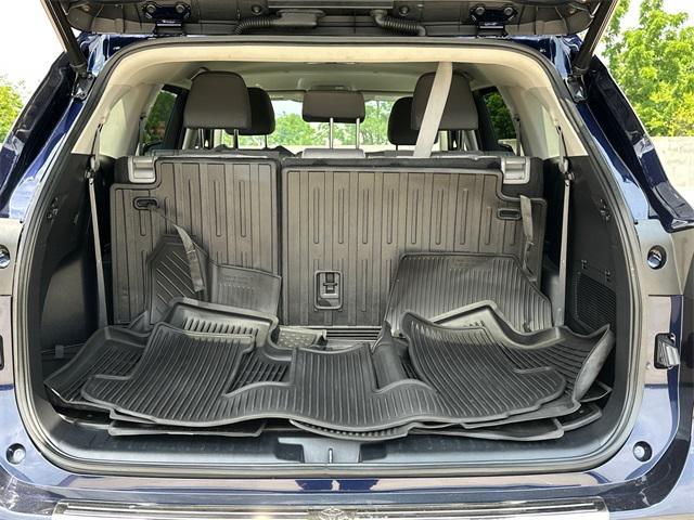 used 2021 Toyota Highlander Hybrid car, priced at $32,500