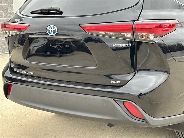 used 2020 Toyota Highlander Hybrid car, priced at $33,772