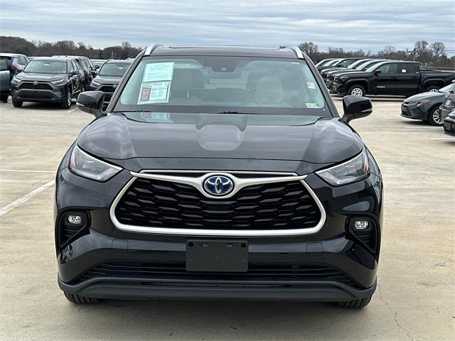 used 2020 Toyota Highlander Hybrid car, priced at $33,772