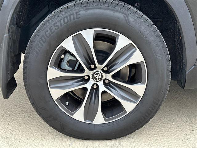 used 2020 Toyota Highlander Hybrid car, priced at $33,772