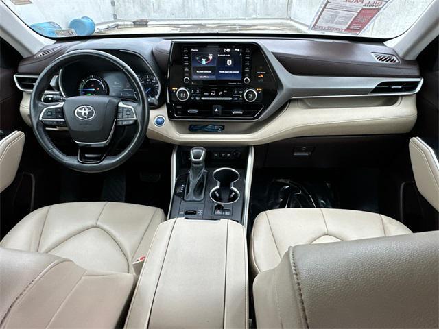 used 2020 Toyota Highlander Hybrid car, priced at $33,772