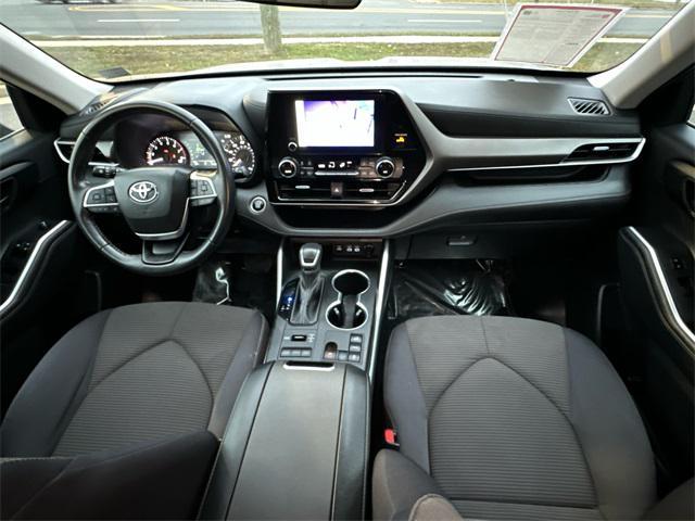 used 2024 Toyota Highlander car, priced at $35,749