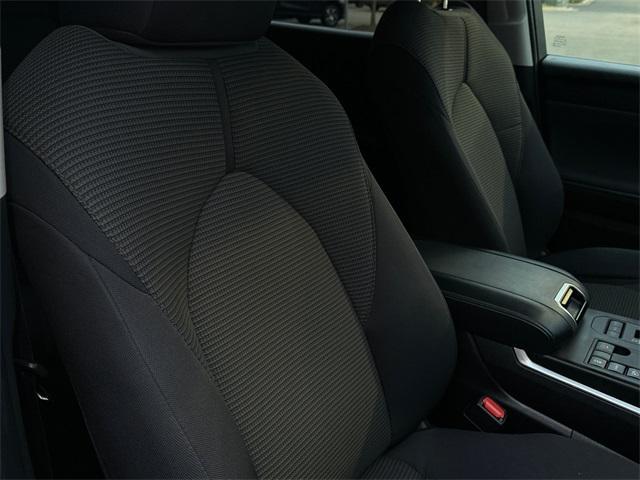 used 2024 Toyota Highlander car, priced at $35,749