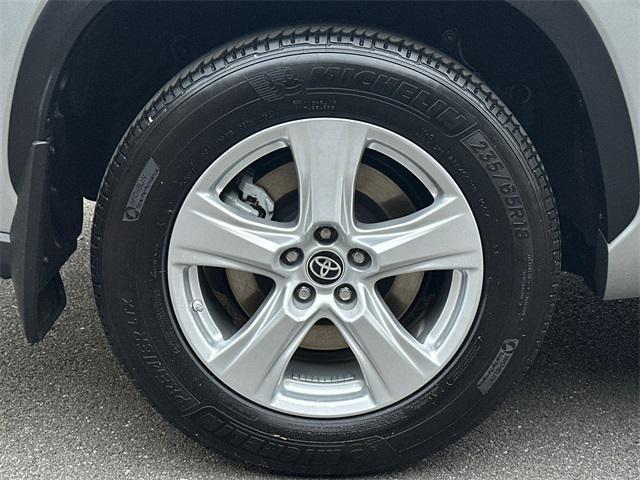 used 2024 Toyota Highlander car, priced at $35,749