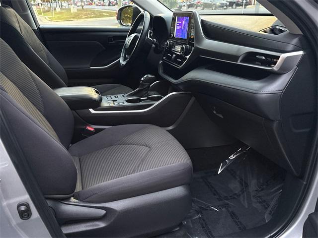 used 2024 Toyota Highlander car, priced at $35,749