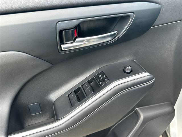 used 2024 Toyota Highlander car, priced at $37,379