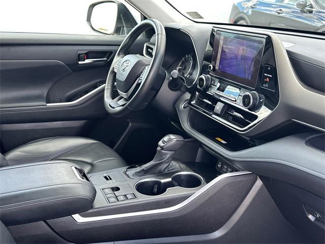 used 2024 Toyota Highlander car, priced at $37,379