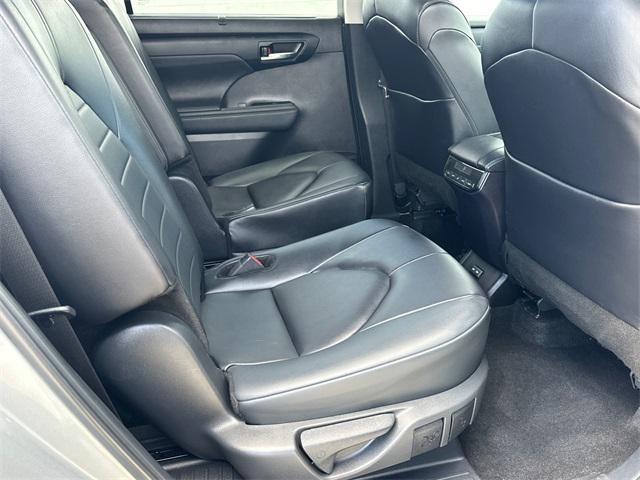 used 2024 Toyota Highlander car, priced at $37,379
