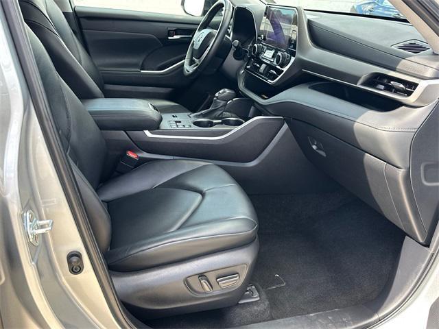 used 2024 Toyota Highlander car, priced at $37,379