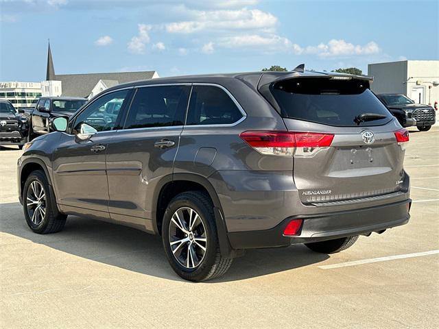 used 2017 Toyota Highlander car