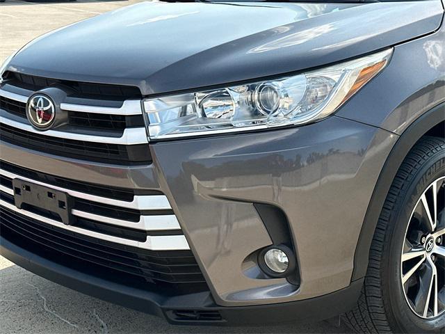 used 2017 Toyota Highlander car