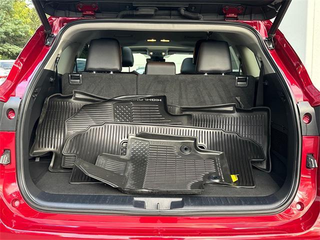 used 2020 Toyota Highlander car, priced at $27,715