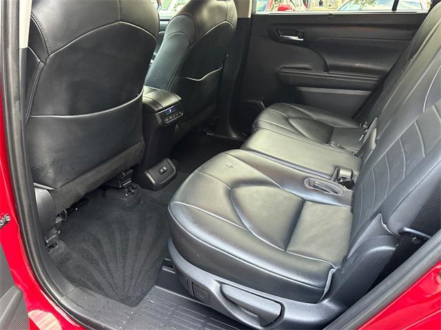 used 2020 Toyota Highlander car, priced at $27,715