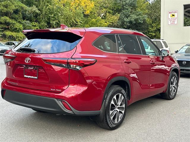 used 2020 Toyota Highlander car, priced at $27,715