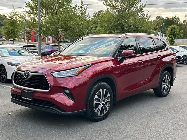 used 2020 Toyota Highlander car, priced at $27,715