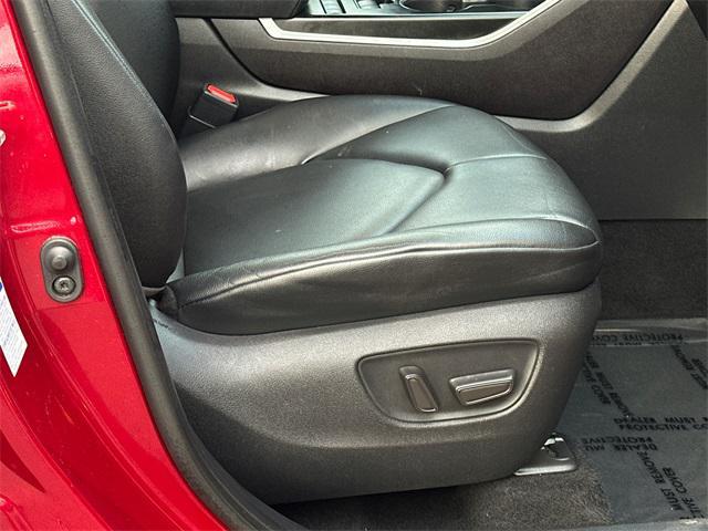 used 2020 Toyota Highlander car, priced at $27,715