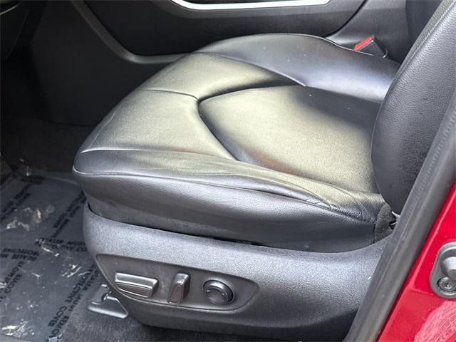 used 2020 Toyota Highlander car, priced at $27,715