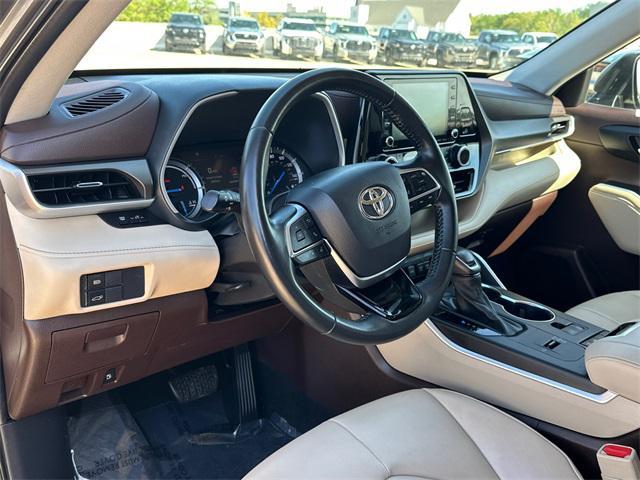 used 2021 Toyota Highlander Hybrid car, priced at $38,610