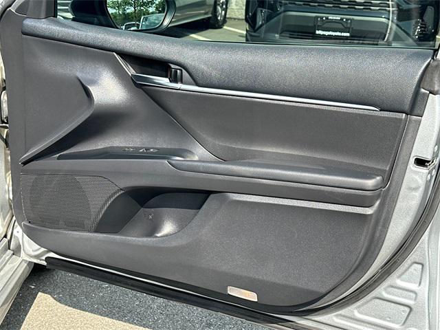 used 2019 Toyota Camry Hybrid car, priced at $25,256
