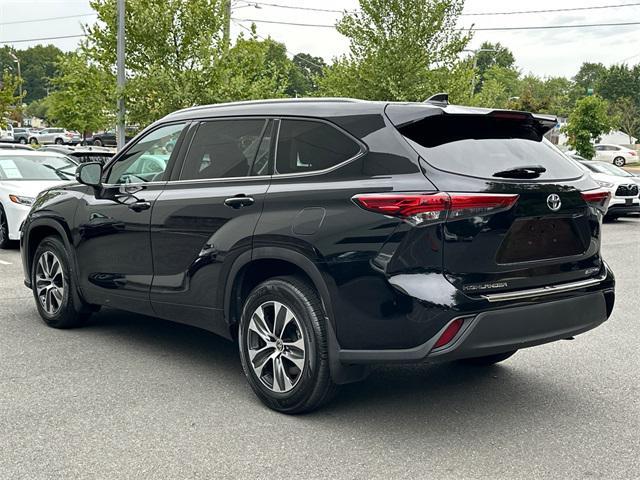 used 2020 Toyota Highlander car, priced at $28,178