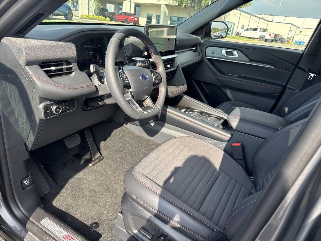 new 2025 Ford Explorer car, priced at $47,425