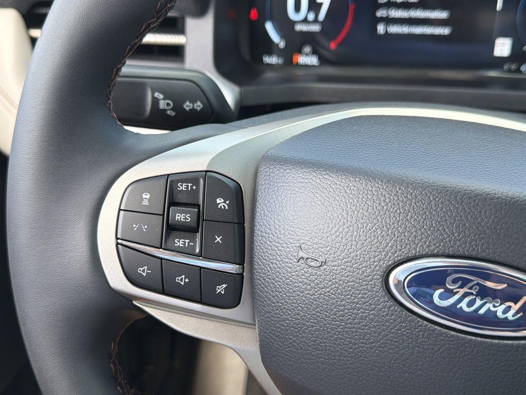 new 2025 Ford Explorer car, priced at $45,454
