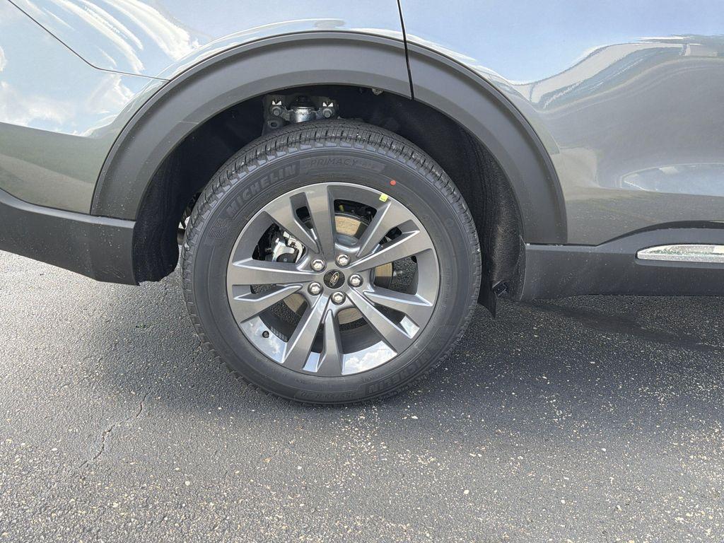 new 2025 Ford Explorer car, priced at $45,454
