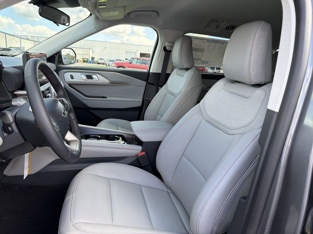 new 2025 Ford Explorer car, priced at $45,454