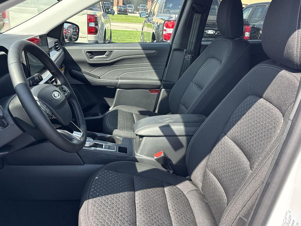 new 2025 Ford Escape car, priced at $30,278