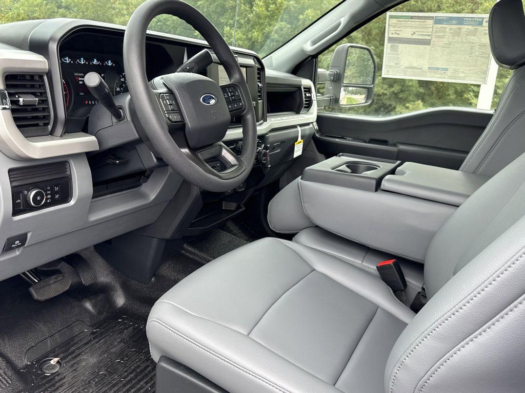 new 2025 Ford F-350 car, priced at $51,140