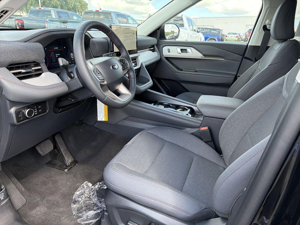 new 2025 Ford Explorer car, priced at $40,835