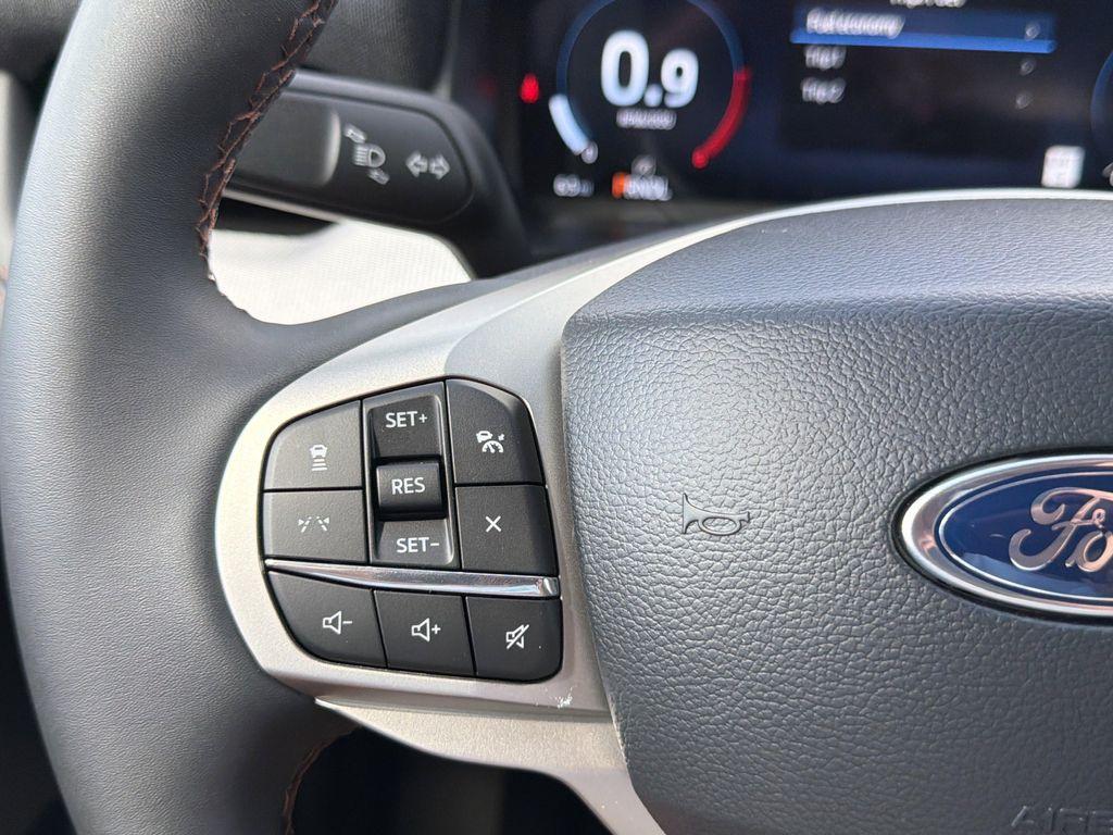 new 2025 Ford Explorer car, priced at $40,835