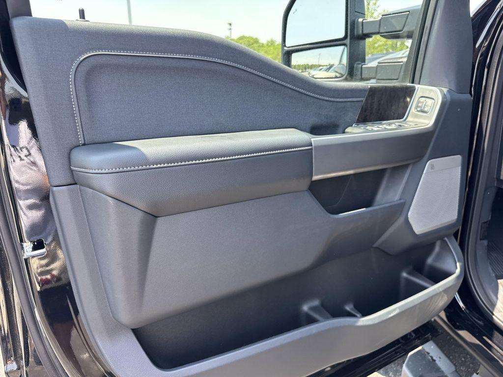 new 2025 Ford F-250 car, priced at $80,544
