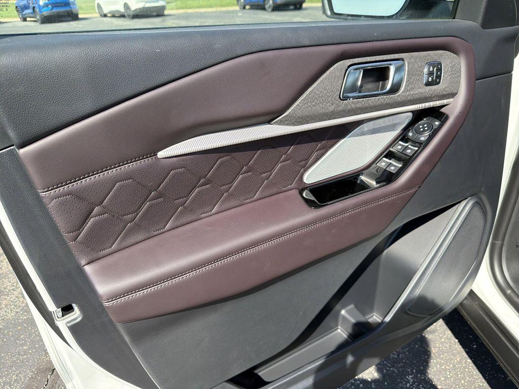 new 2025 Ford Explorer car, priced at $58,232