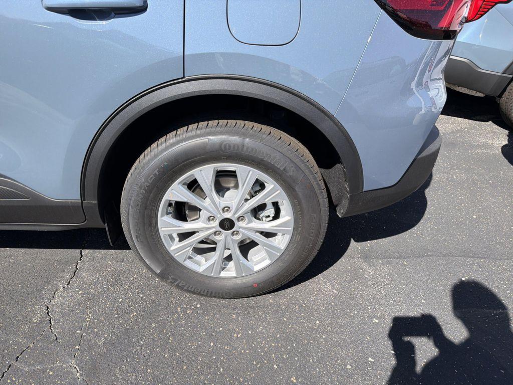 new 2026 Ford Escape car, priced at $32,425